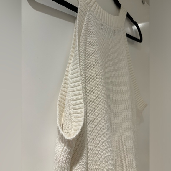 White High-Neck Knit Tank - Picture 5 of 6